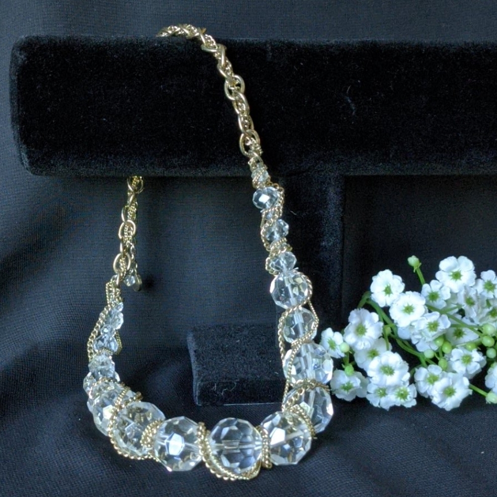 SIMPLY VERA WANG CHAIN AND CRYSTAL BEAD NECKLACE